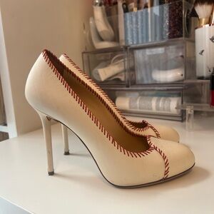 Charlotte Olympia White Leather Whipstitch Pumps | 38.5 | Made in Italy